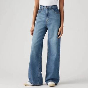 Levi’s Women's high rise cinch baggy Jeans in size 26 and 27
